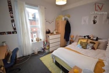 3 bed house, Welton Mount, Hyde Park, Leeds, LS61ET - Image 9
