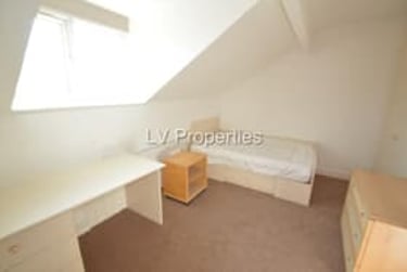 3 bed house, Ash Road, Kirkstall, Leeds, LS63HD - Image 9