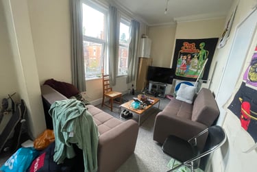 6 bed flat, Regent Park Avenue, Hyde Park, Leeds, LS62AU - Image 1