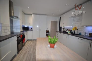 6 bed house, Hartley Avenue, Woodhouse, Leeds, LS62LP - Image 10