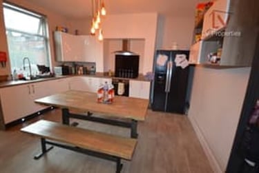 5 bed house, Lucas Place, Woodhouse, Leeds, LS62JB - Image 10