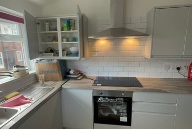 7 bed house, Walmsley Road, Burley, Leeds, LS61NG - Image 2