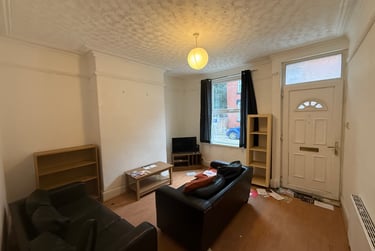 4 bed house, Welton Grove, Hyde Park, Leeds, LS61ES - Image 1
