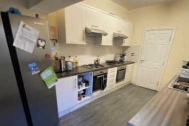 7 bed house, Saint Michaels Lane, Headingley, Leeds, LS63BR - Image 2