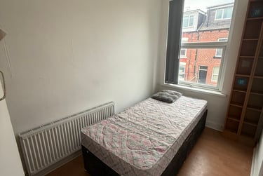 4 bed house, Welton Grove, Hyde Park, Leeds, LS61ES - Image 5