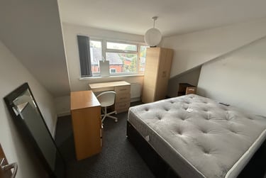 4 bed house, Welton Grove, Hyde Park, Leeds, LS61ES - Image 6