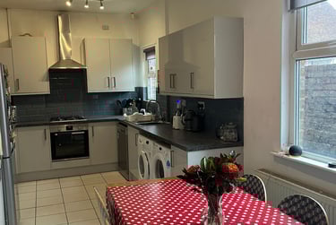 5 bed house, Laindon Road, Longsight, Manchester, M145DQ - Image 1