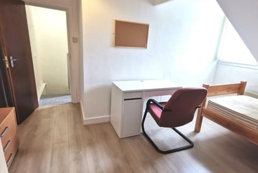 1 bed studio, Russell Terrace, City Centre, Leamington Spa, CV311EZ - Image 10