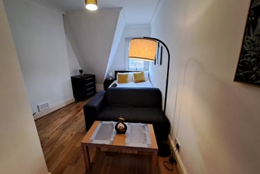 3 bed flat, Highbury Corner, Highbury / Islington, London, N51RA - Image 2