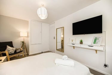 5 bed house, Rectory Square, Stepney, London, E13NQ - Image 2