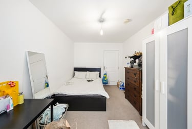 3 bed flat, Epstein Square, Poplar, London, E146FX - Image 2