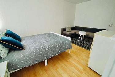 4 bed flat, Poplar High Street, Poplar, London, E140AW - Image 2