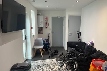 6 bed house, Wern Fawr Road, St Thomas, Swansea, SA18LL - Image 3