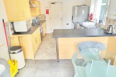 7 bed house, Kingswood road, Fallowfield, Manchester, M146RX - Image 2