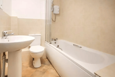 6 bed house, Wallisdown Road, Talbot village, Poole, BH125BT - Image 7