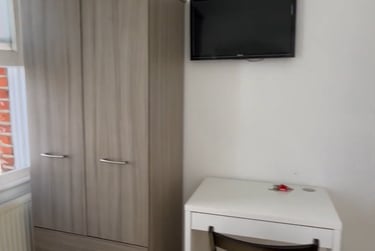 14 bed house, Charleville Road, West Kensington, London, W149JL - Image 3