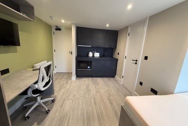 1 bed studio, Brock Street, City Centre, Lancaster, LA11UR - Image 1