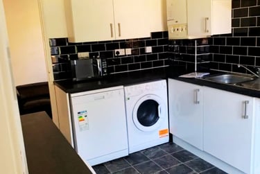 5 bed house, Rolleston Close, Clover Hill, Norwich, NR58RH - Image 2