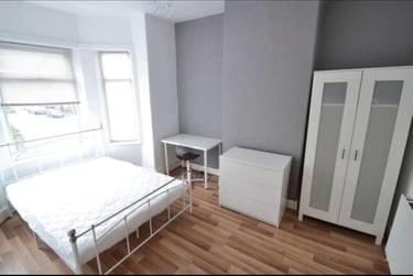 5 bed house, Liverpool Street, Weaste, Salford, M55JX - Image 2