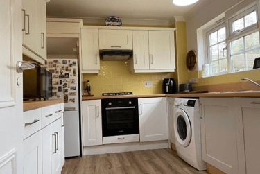 1 bed house, St. Ives Gardens, Charminster, Bournemouth, BH26NS - Image 4