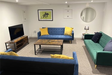 7 bed flat, Cheltenham Road, Cotham, Bristol, BS65RW - Image 1