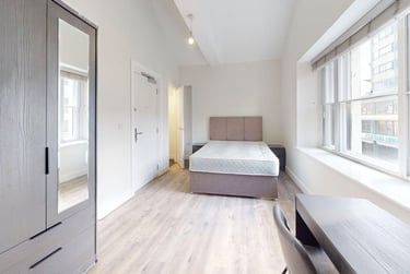 1 bed studio, Triangle West, Clifton, Bristol, BS81ER - Image 2