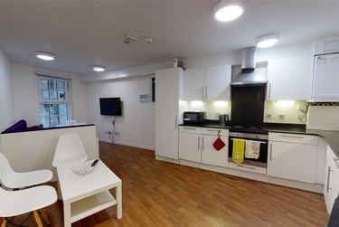 5 bed flat, Pipe Lane, City Centre, Bristol, BS15AJ - Image 1