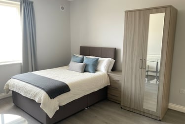 1 bed studio, College Road, Clifton, Bristol, BS83HX - Image 1