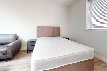 1 bed studio, Triangle West, Clifton, Bristol, BS81ER - Image 2