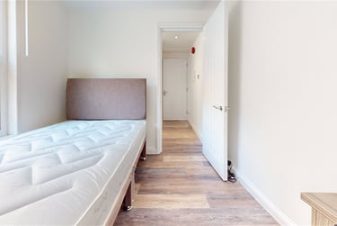 2 bed flat, Regent Street, Clifton, Bristol, BS84HW - Image 3