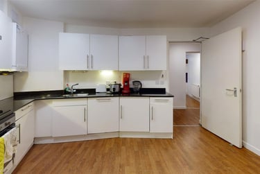 5 bed flat, Pipe Lane, City Centre, Bristol, BS15AJ - Image 2
