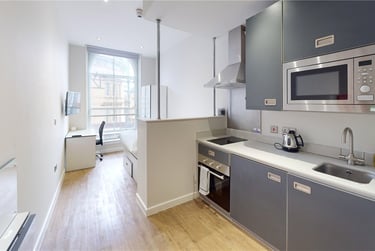 1 bed studio, Queens Road, Clifton, Bristol, BS81QU - Image 2