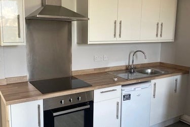 1 bed studio, College Road, Clifton, Bristol, BS83HX - Image 2