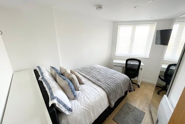 2 bed flat, Triangle South, Kingsdown, Bristol, BS81EY - Image 2