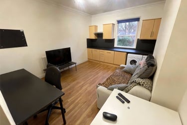 1 bed flat, St. Michaels Hill, Kingsdown, Bristol, BS28BQ - Image 2