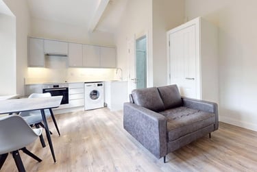 1 bed studio, Triangle West, Clifton, Bristol, BS81ER - Image 1