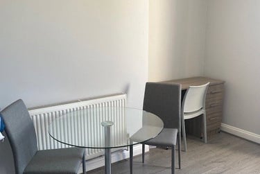 1 bed studio, College Road, Clifton, Bristol, BS83HX - Image 3