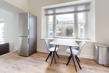 1 bed studio, Triangle West, Clifton, Bristol, BS81ER - Image 3
