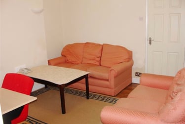 4 bed house, Fawdry Street, Dunstall, Wolverhampton, WV14PA - Image 4