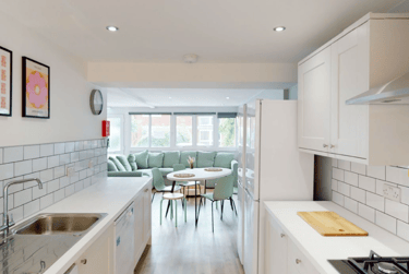 6 bed house, Yew Tree Close, Mount Pleasant, Exeter, EX45EH - Image 1