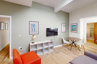 2 bed flat, Bar Road, City Centre, Falmouth, TR114NN - Image 1