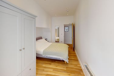 2 bed flat, Bar Road, City Centre, Falmouth, TR114NN - Image 4