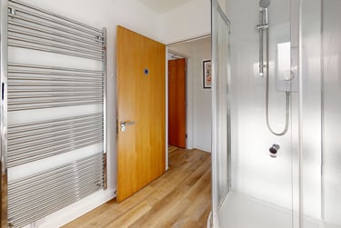 5 bed flat, Bar Road, City Centre, Falmouth, TR114NN - Image 11