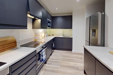 6 bed flat, Bar Road, City Centre, Falmouth, TR114NN - Image 1