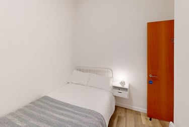 5 bed flat, Clare Street, City Centre, Bristol, BS11XH - Image 8