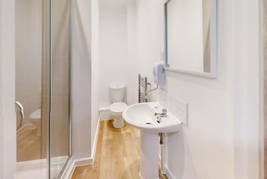 6 bed flat, Bar Road, City Centre, Falmouth, TR114NN - Image 13