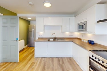 7 bed flat, Arwenack Street, City Centre, Falmouth, TR113JA - Image 2