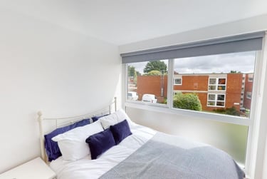 6 bed house, Yew Tree Close, Mount Pleasant, Exeter, EX45EH - Image 2