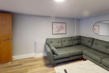 4 bed flat, Avenue Road, City Centre, Falmouth, TR114AZ - Image 3