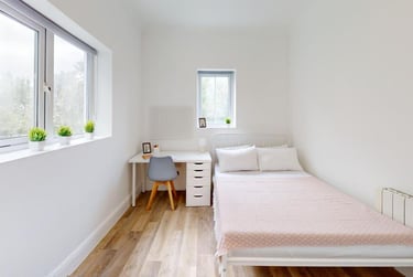 4 bed flat, Avenue Road, City Centre, Falmouth, TR114AZ - Image 6